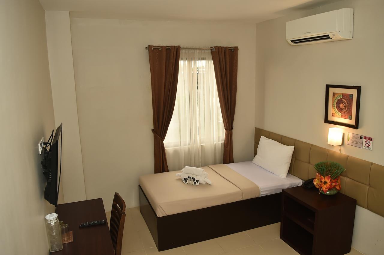 Columbus Plaza Hotel General Santos City Eksteriør billede