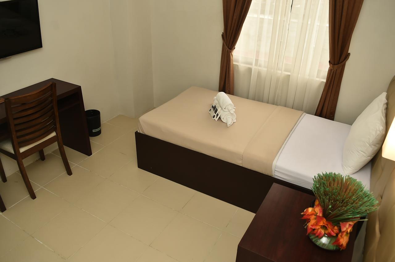 Columbus Plaza Hotel General Santos City Eksteriør billede