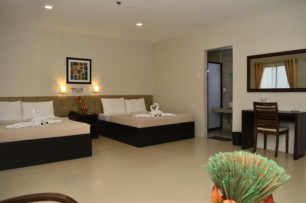 Columbus Plaza Hotel General Santos City Eksteriør billede